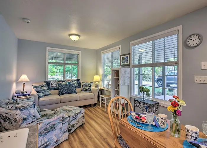 Cozy Cottage On Flower Farm W/ Baker Creek Views!