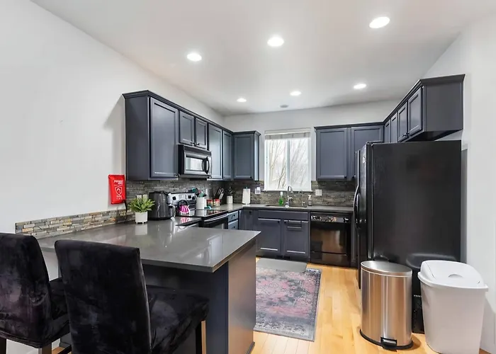 Modern Clackamas Townhome • Garage • Patio